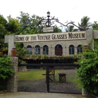 Vintage Glasses Museum
